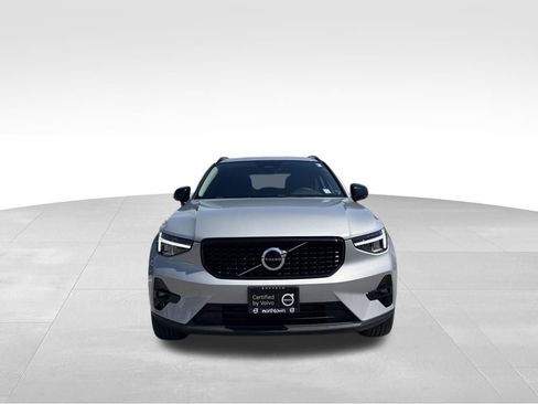 Certified 2023 Volvo XC40 B5 Plus w/ Driver Assist Package AWD/4WD image 5