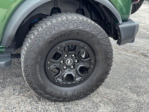 Used 2023 Ford Bronco Wildtrak image 11