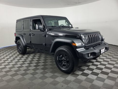 Used 2026 Jeep Wrangler Unlimited Sport AWD/4WD image 2