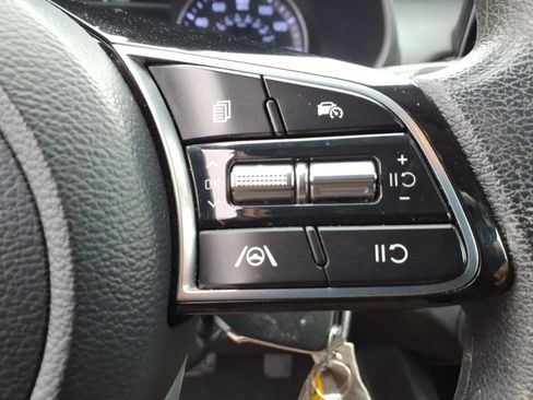 Used 2023 Kia Forte LXS image 29