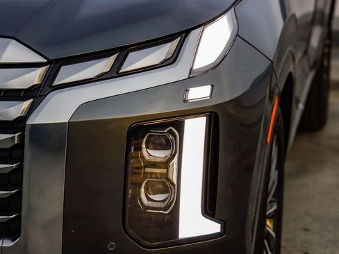 Used 2024 Hyundai Palisade Calligraphy image 4