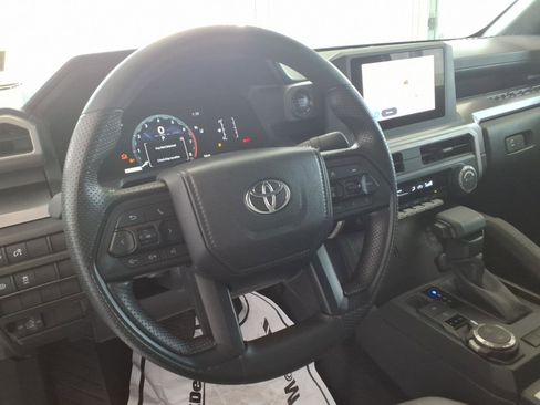 Used 2025 Toyota Tacoma SR5 AWD/4WD image 11