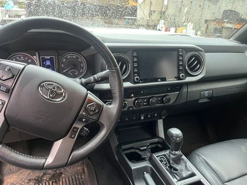 Used 2021 Toyota Tacoma TRD Off-Road w/ TRD Premium Off Road Package image 7