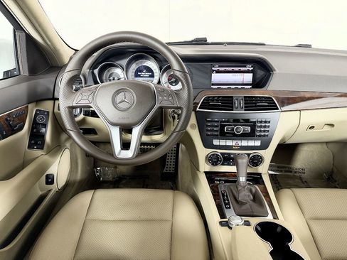 Used 2014 Mercedes-Benz C 300 4MATIC Sedan image 44