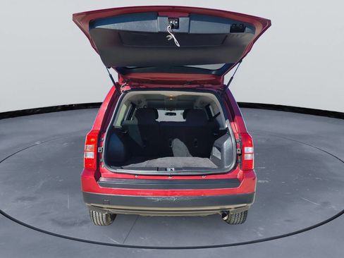 Used 2017 Jeep Patriot Latitude image 8