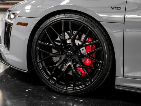 Used 2017 Audi R8 V10 image 42