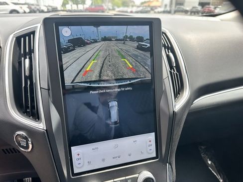 Certified 2024 Ford Edge Titanium image 18