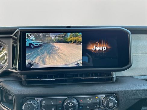 New 2025 Jeep Gladiator Sport image 26