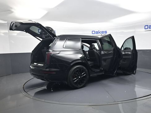 Used 2023 Cadillac XT6 Sport w/ Technology Package AWD/4WD image 57