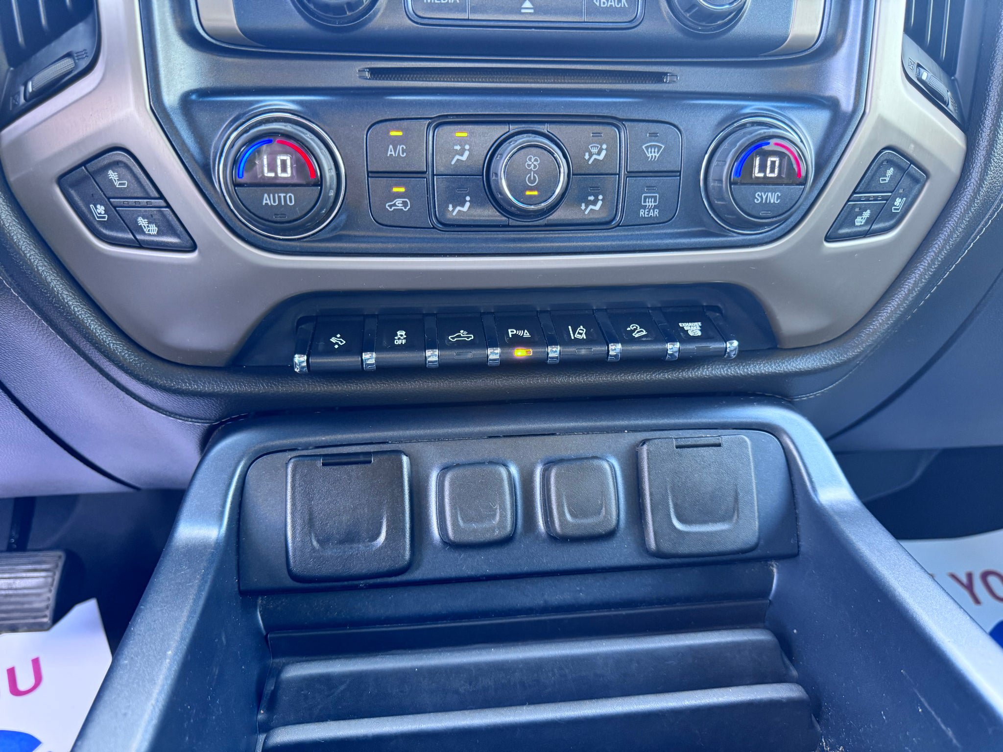 Used 2017 GMC Sierra 2500 Denali w/ Duramax Plus Package AWD/4WD image 20