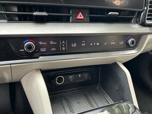 Used 2023 Kia Sportage EX FWD image 26