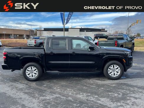 Used 2023 Nissan Frontier SV image 5