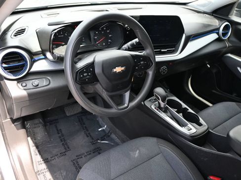 Used 2024 Chevrolet Trax LS w/ Driver Confidence Package FWD image 7