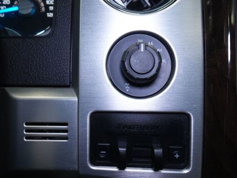 Used 2014 Ford F150 Platinum image 39