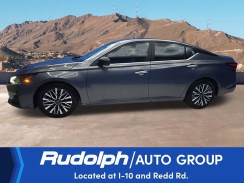 Used 2025 Nissan Altima 2.5 SV image 2