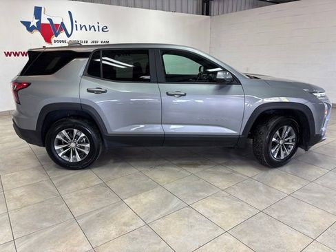 Used 2025 Chevrolet Equinox LT FWD image 6