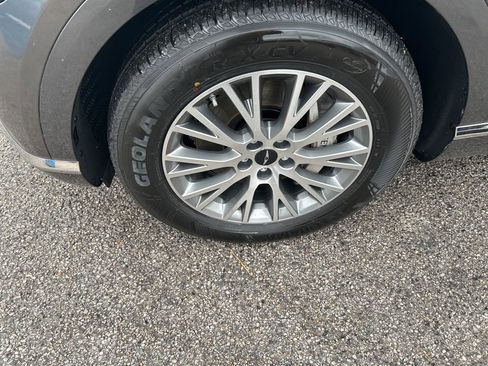 Used 2025 Genesis GV80 2.5T Standard image 10