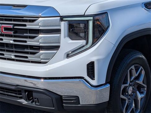 New 2026 GMC Sierra 1500 SLE w/ Preferred Package image 9