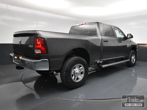 Used 2018 RAM 2500 Tradesman w/ Chrome Appearance Group AWD/4WD image 43