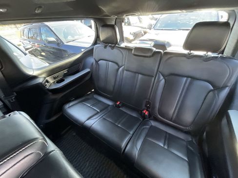 Used 2024 Jeep Wagoneer Series II w/ Flexible Seating Group image 39