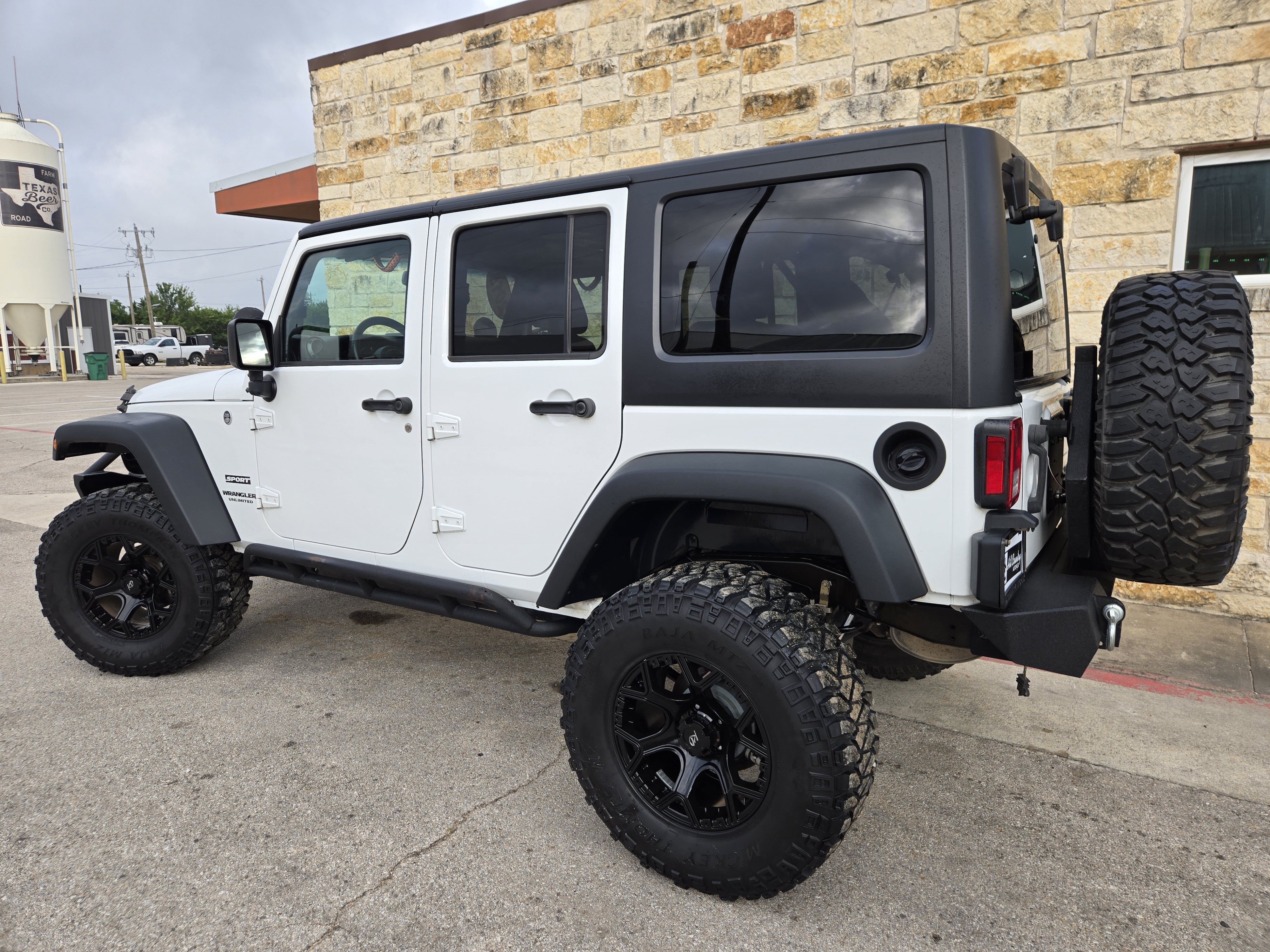 Used 2016 Jeep Wrangler Unlimited Sport w/ Quick Order Package 24S AWD/4WD image 3