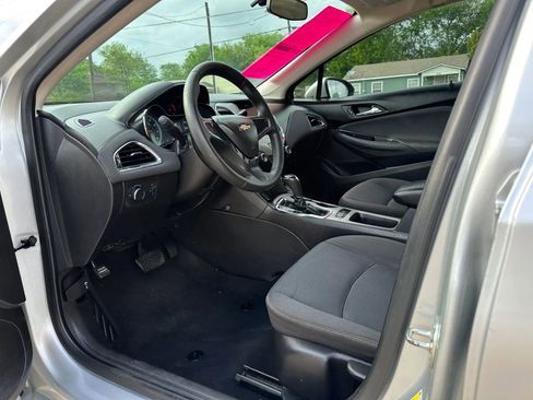 Used 2018 Chevrolet Cruze LS image 10