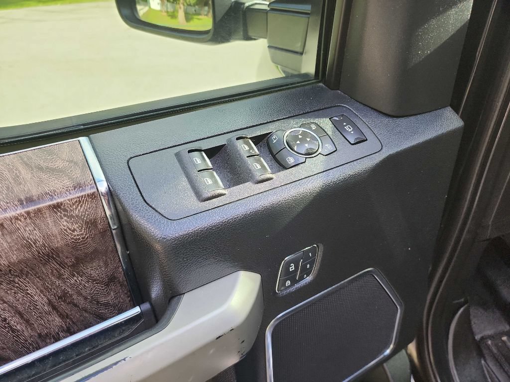 Used 2019 Ford F350 Lariat w/ Lariat Ultimate Package AWD/4WD image 18