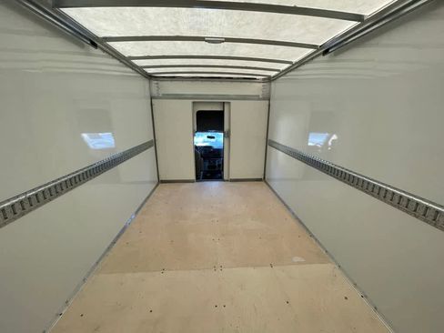 New 2024 Ford E-450 and Econoline 450 Super Duty w/ Power Windows & Locks Group RWD image 28