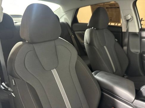 Used 2026 Hyundai Elantra SE FWD image 29