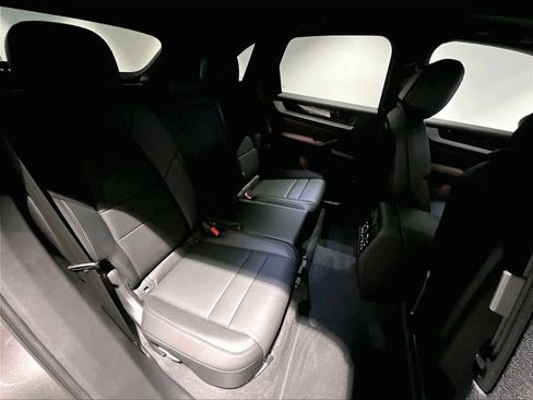 Used 2026 Porsche Cayenne image 32