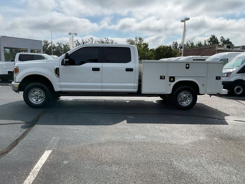 Used 2022 Ford F350 XL w/ Power Equipment Group AWD/4WD image 4