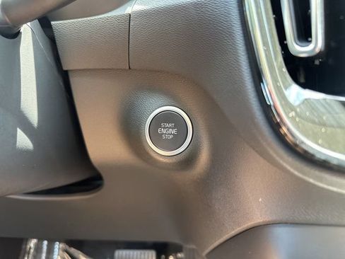 Certified 2026 Volvo XC40 B5 Plus AWD/4WD image 29