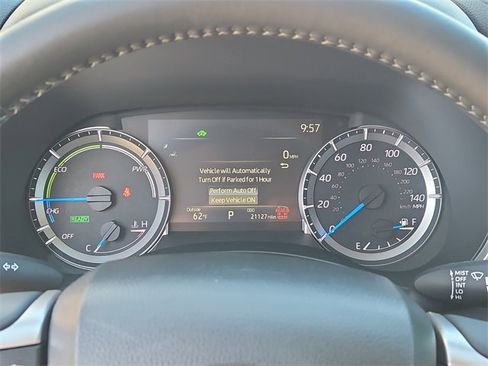 Used 2024 Toyota Highlander XLE image 19
