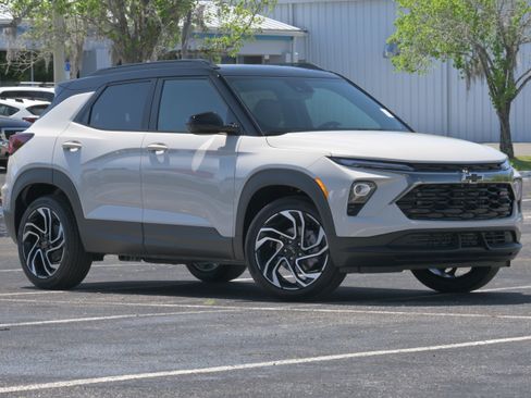 New 2026 Chevrolet TrailBlazer RS w/ Convenience Package FWD image 2
