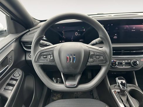 Used 2025 Buick Envista Preferred FWD image 12