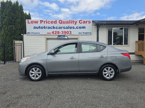 Used 2012 Nissan Versa SV FWD image 1