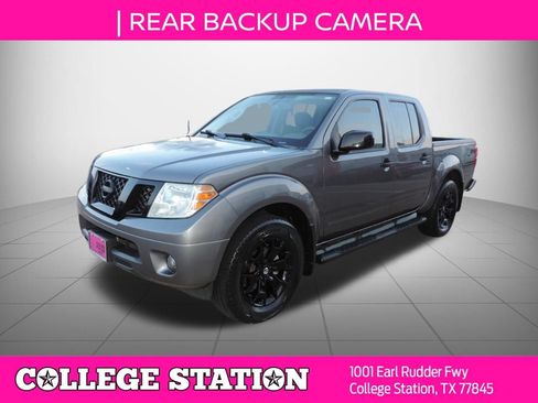 Used 2020 Nissan Frontier SV w/ Midnight Edition Floor Mats RWD image 8