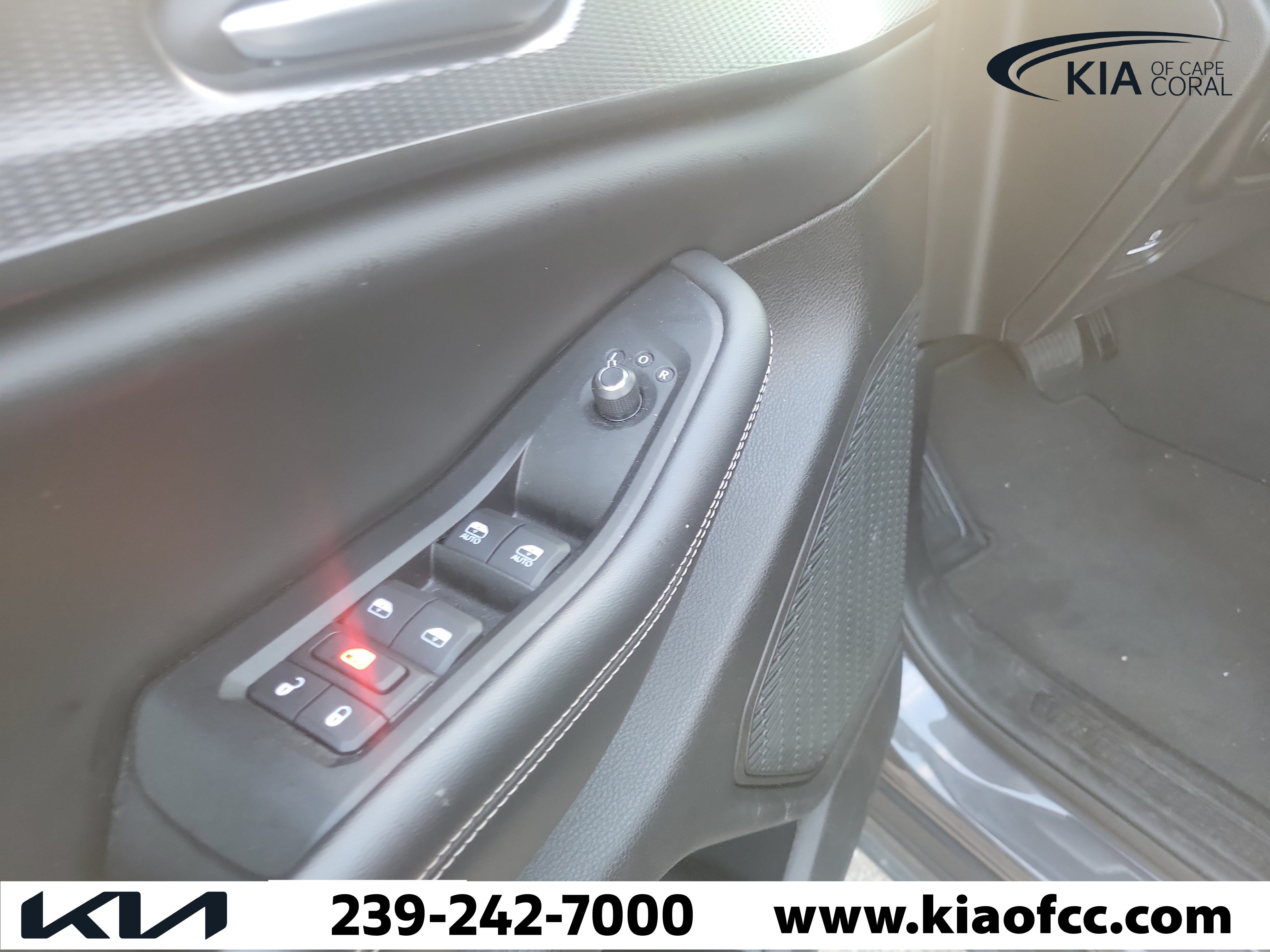 Used 2023 Jeep Grand Cherokee L Laredo AWD/4WD image 23