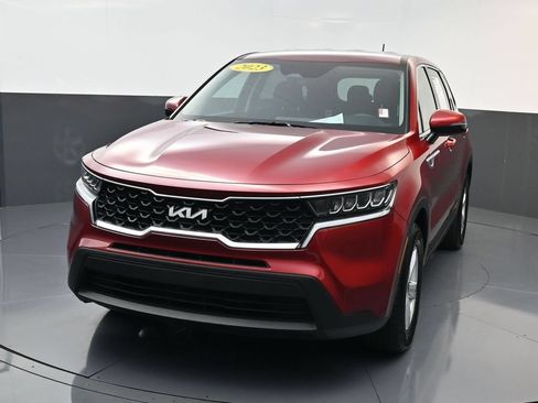 Used 2023 Kia Sorento LX FWD image 7