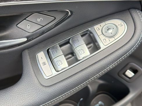 Used 2022 Mercedes-Benz GLC 300 4MATIC image 21