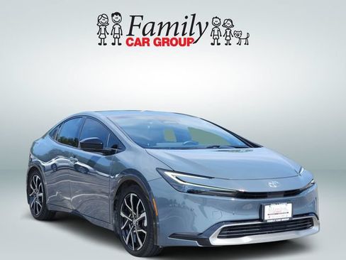 Used 2024 Toyota Prius Prime Premium w/ Advanced Technology Package FWD image 2