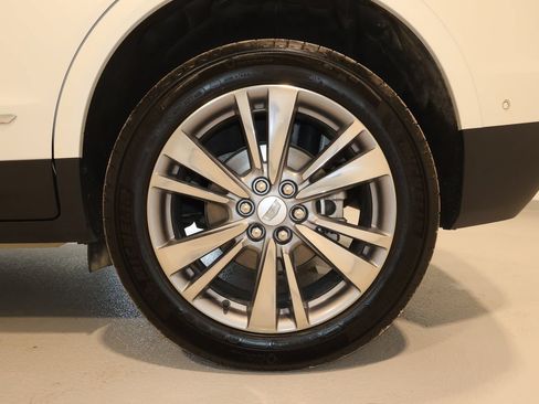 Certified 2025 Cadillac XT5 Premium Luxury w/ Technology Package AWD/4WD image 33