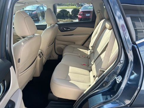 Used 2016 Nissan Rogue SL w/ SL Premium Package image 28