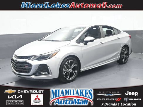 Used 2019 Chevrolet Cruze LT w/ RS Package FWD image 1