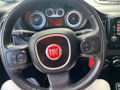 Used 2014 FIAT 500L Lounge w/ Mutually Exclusive Package image 12