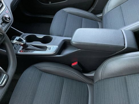 Used 2025 Buick Envista Preferred image 33