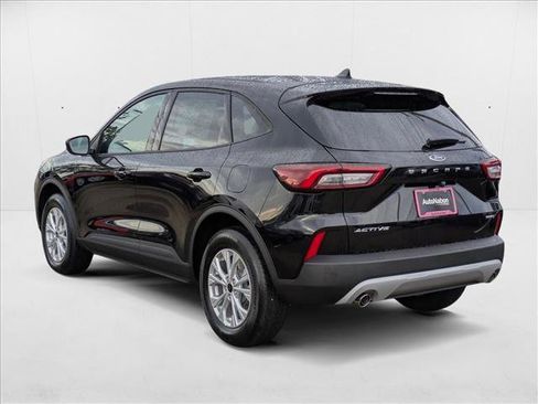 New 2025 Ford Escape Active w/ Cold Weather Package image 9