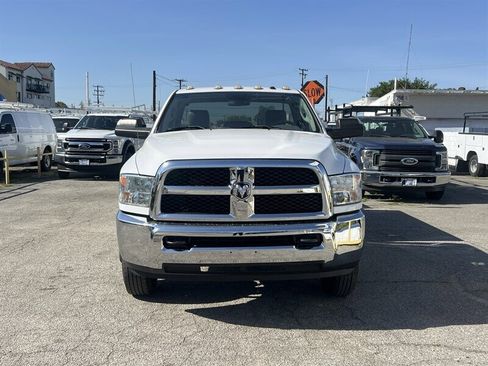 Used 2018 RAM 3500 Tradesman w/ Chrome Appearance Group RWD image 5