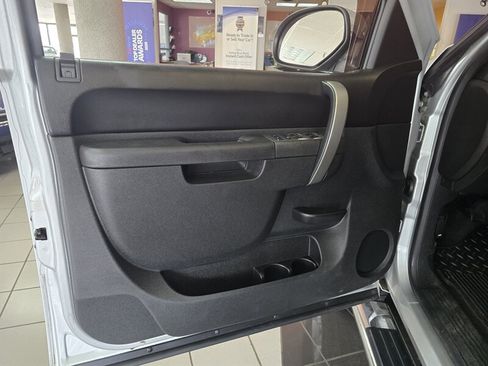 Used 2013 Chevrolet Silverado 1500 LT AWD/4WD image 7