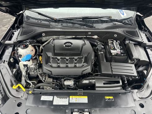 Used 2021 Volkswagen Passat 2.0T R-Line image 10